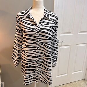 NWOT CHICO’S 3/4 Sleeve Stretch Shirt - 2